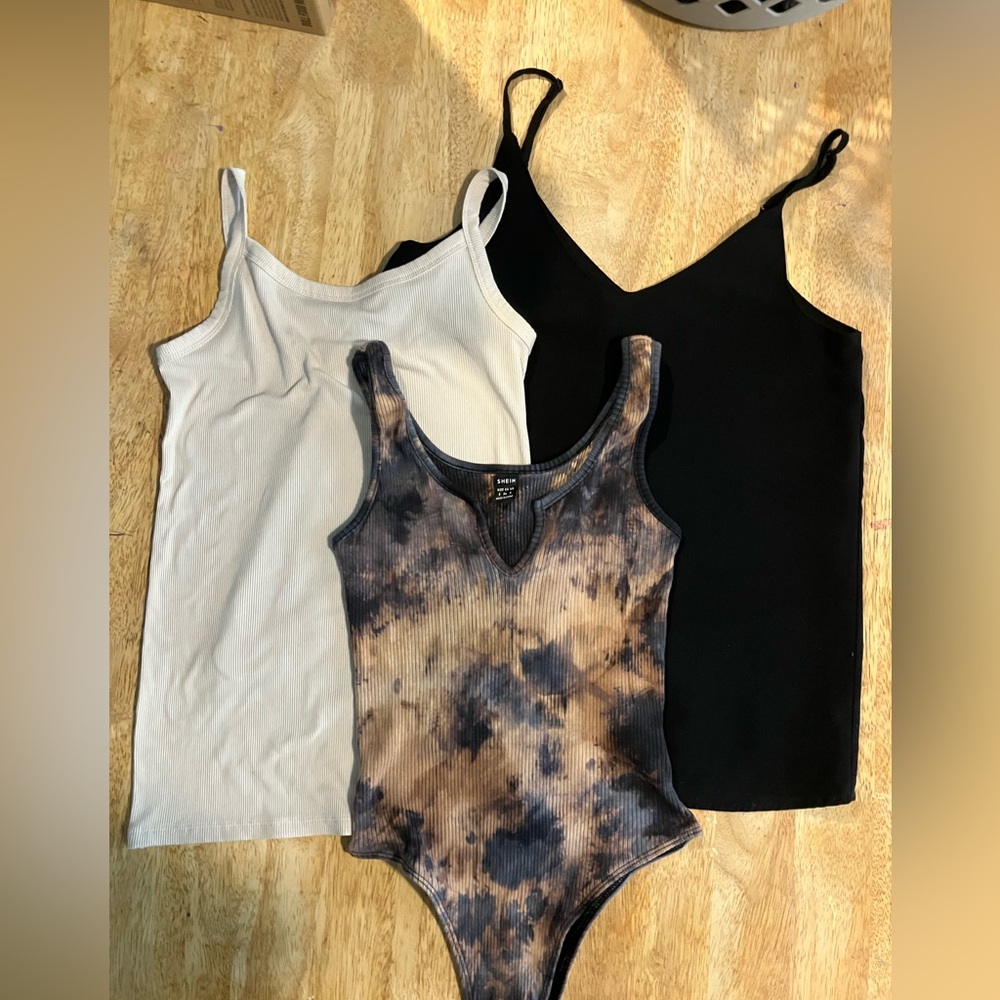 Tank top lot